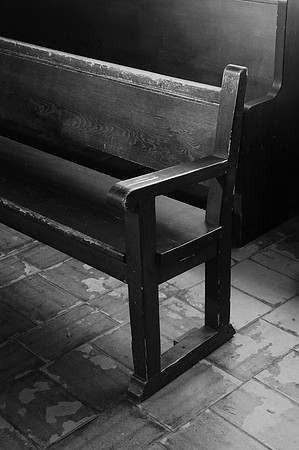 CAT 3851 CD159 CHURCH PEW