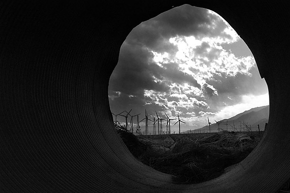 CAT 1736 D CD65  VIEW THRU THE PIPE BW 1  JPEG 174K